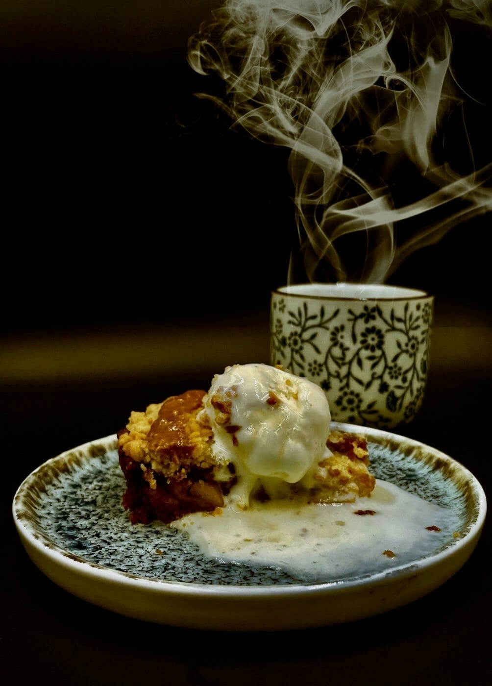 biscoff apple crumble