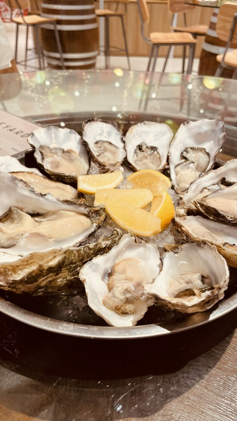 fresh oyster platter